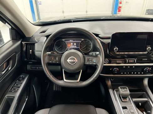 Used 2023 Nissan Pathfinder SV FWD image 6