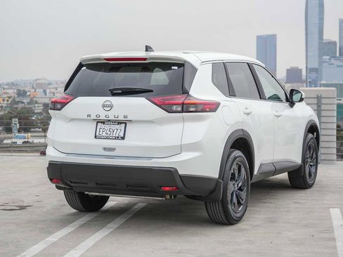 Used 2026 Nissan Rogue SV FWD image 6