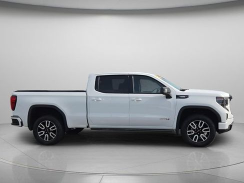 Used 2023 GMC Sierra 1500 AT4 w/ AT4 Premium Package AWD/4WD image 9