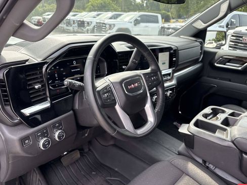 Used 2023 GMC Sierra 1500 Elevation w/ X31 Off-Road Package AWD/4WD image 17