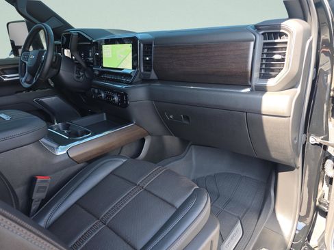 Used 2025 Chevrolet Silverado 3500 High Country w/ High Country Premium Package image 15