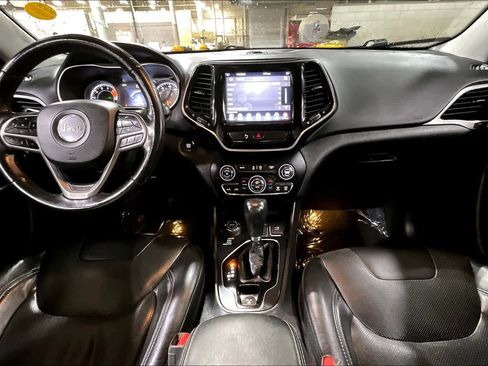 Used 2019 Jeep Cherokee Limited image 15
