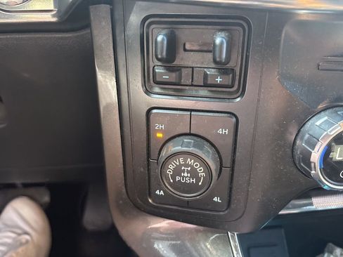 Used 2021 Ford F150 Lariat w/ Equipment Group 502A High image 11