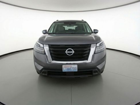 Used 2025 Nissan Pathfinder SV AWD/4WD image 2
