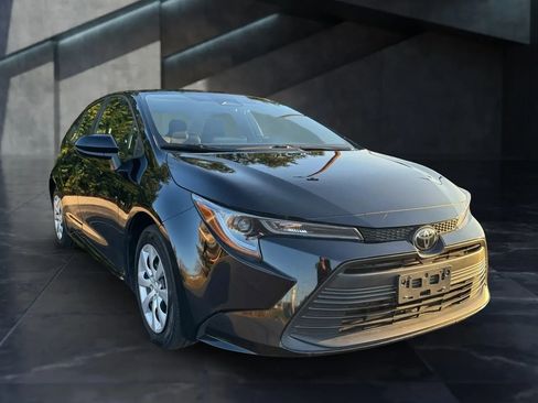 Used 2024 Toyota Corolla LE image 3