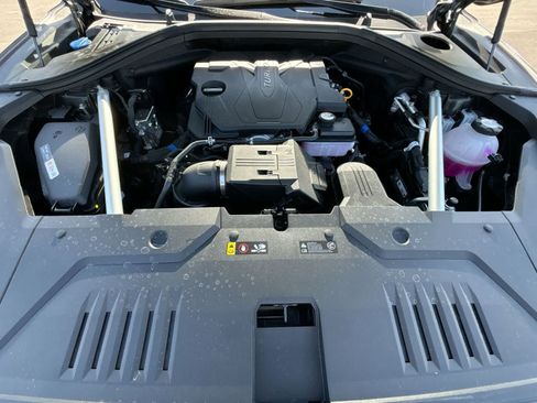 Used 2025 Genesis GV70 2.5T AWD/4WD image 17