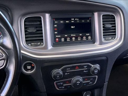 Used 2022 Dodge Charger SXT image 7