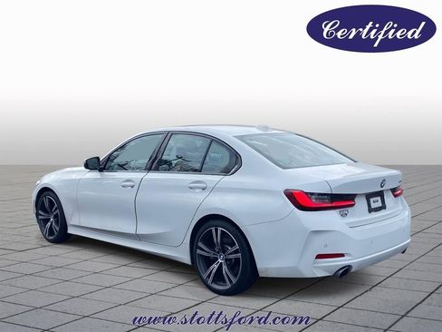 Used 2023 BMW 330i Sedan w/ Premium Package image 4