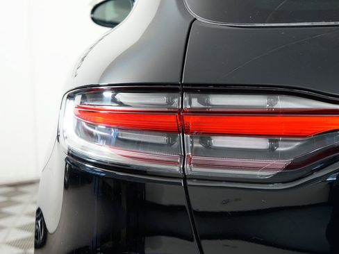 New 2026 Porsche Macan image 12