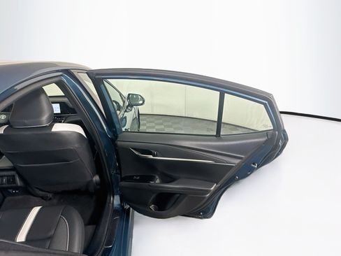 Used 2025 Toyota Camry SE FWD image 27