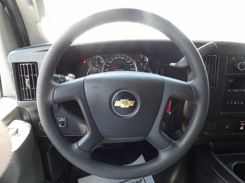 Used 2018 Chevrolet Express 2500 Extended RWD image 20