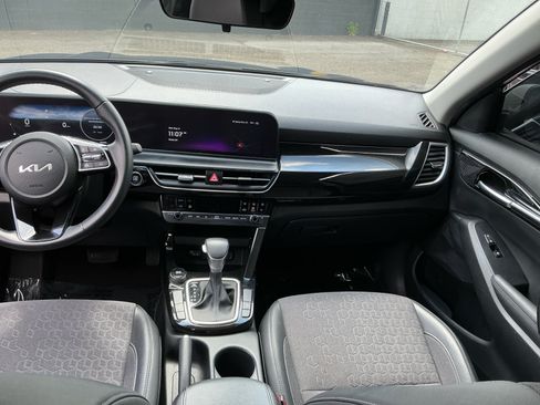 Used 2024 Kia Seltos S FWD image 16