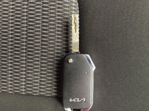 Used 2023 Kia Sorento LX AWD/4WD image 32