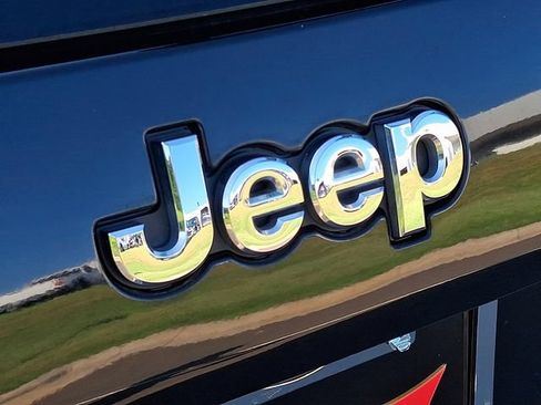 Used 2022 Jeep Cherokee Limited w/ Elite Package AWD/4WD image 26