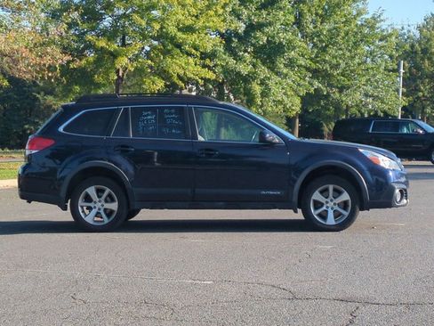 Used 2014 Subaru Outback 3.6R Limited w/ Moonroof Package AWD/4WD image 4