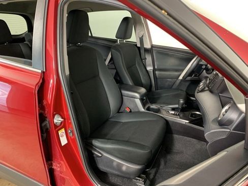 Used 2018 Toyota RAV4 LE w/ All Weather Liner Package image 34