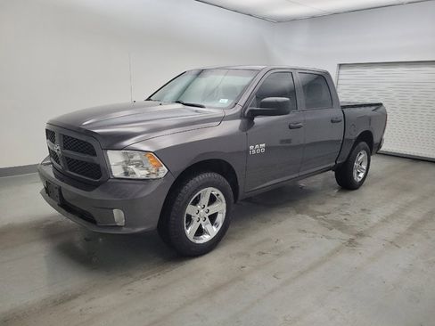 Used 2017 RAM 1500 Express w/ Express Value Package AWD/4WD image 2