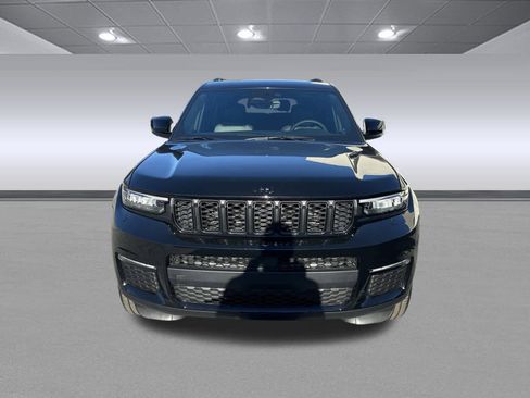 New 2025 Jeep Grand Cherokee L Limited w/ Black Appearance Package RWD image 2