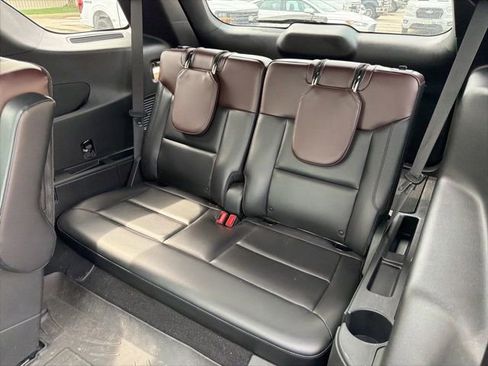 Used 2020 Ford Explorer Platinum w/ Premium Technology Package AWD/4WD image 17