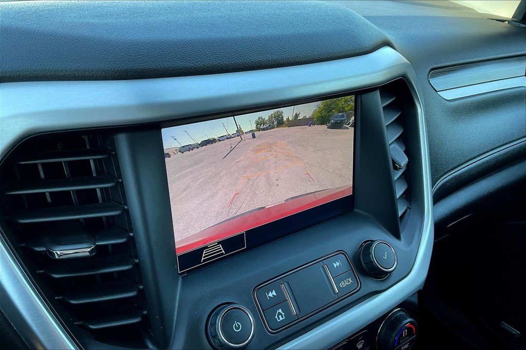 Used 2020 GMC Acadia SLT w/ LPO, Floor Liner Package AWD/4WD image 14