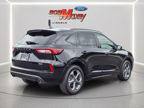 Used 2023 Ford Escape ST-Line Select AWD/4WD image 4