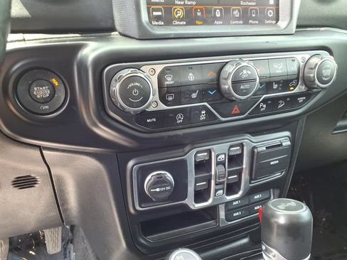 Used 2021 Jeep Wrangler Unlimited Sahara AWD/4WD image 23