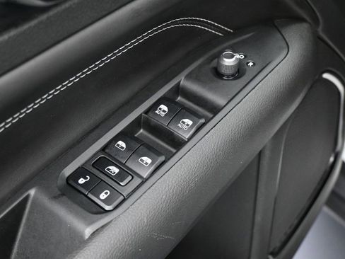 Used 2024 Jeep Compass Latitude w/ Convenience Group AWD/4WD image 14
