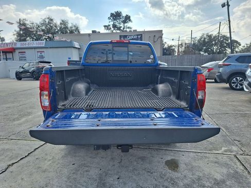 Used 2014 Nissan Frontier SV image 15