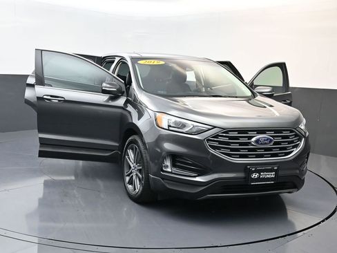 Used 2019 Ford Edge Titanium image 35