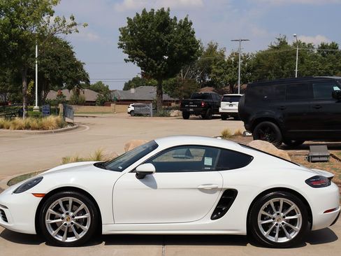 Used 2019 Porsche 718 Cayman image 6