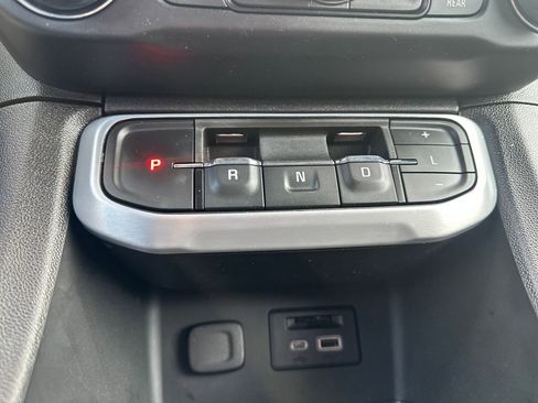 Used 2022 GMC Acadia SLT w/ Trailering Package image 12