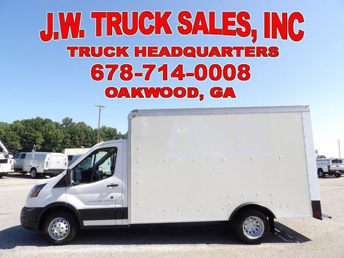 Used 2022 Ford Transit 350 DRW RWD image 2
