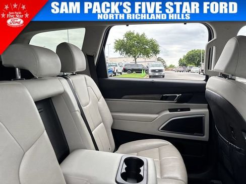 Used 2022 Kia Telluride EX FWD image 16