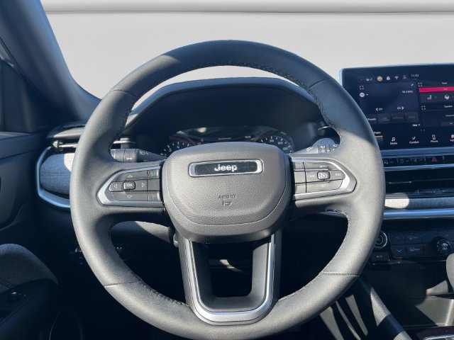 Used 2024 Jeep Compass Latitude AWD/4WD image 13