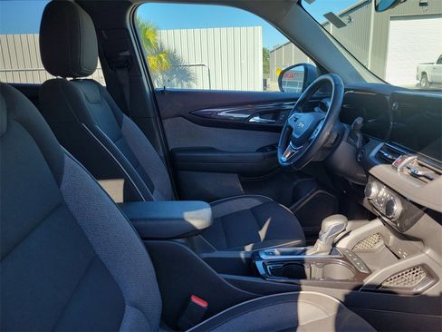 Used 2024 Chevrolet TrailBlazer LT w/ LT Cold Weather Package image 34