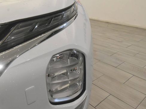 Used 2023 Mitsubishi Outlander SE Black Edition image 9