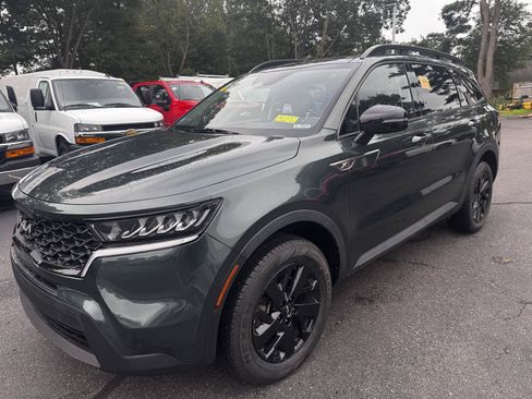 Used 2023 Kia Sorento S w/ Panoramic Sunroof Package AWD/4WD image 2