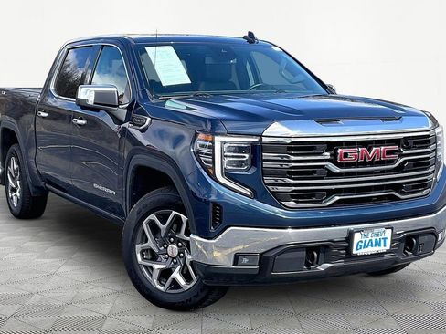 Used 2023 GMC Sierra 1500 SLT AWD/4WD image 3