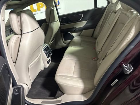 Used 2019 Lincoln Continental Reserve AWD/4WD image 13