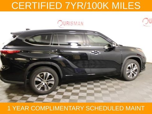 Used 2022 Toyota Highlander XLE AWD/4WD image 12