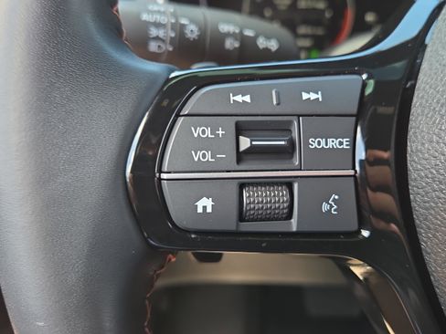 Used 2023 Honda Pilot Sport image 23
