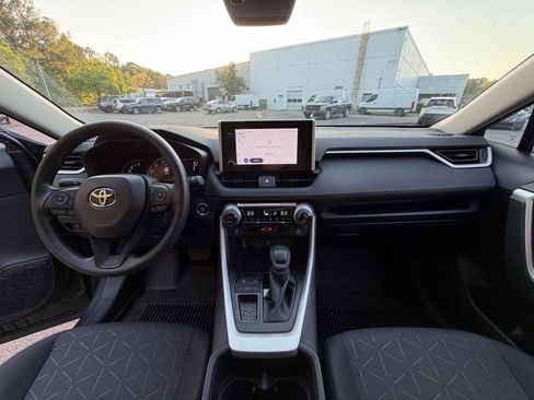 Used 2025 Toyota RAV4 XLE w/ Convenience Package image 8