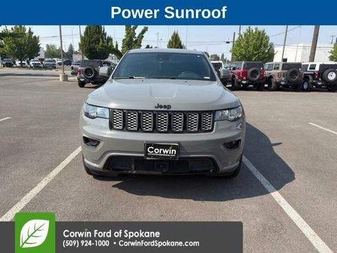 Used 2020 Jeep Grand Cherokee Altitude AWD/4WD image 8