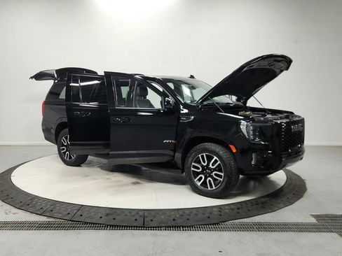 Used 2023 GMC Yukon XL AT4 AWD/4WD image 10