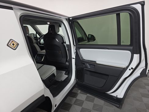 Used 2024 Rivian R1S Adventure AWD/4WD image 19