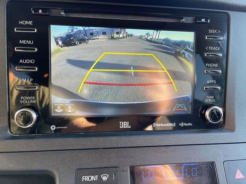 Used 2020 Toyota Sienna Limited image 9