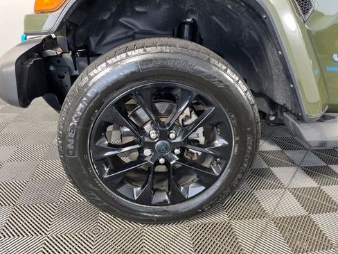 Used 2024 Jeep Wrangler Unlimited Sahara w/ Technology Group AWD/4WD image 11