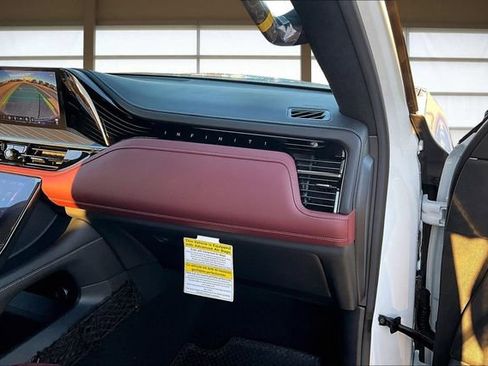 New 2026 INFINITI QX80 Autograph image 17