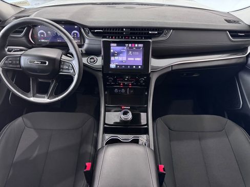 Used 2022 Jeep Grand Cherokee Laredo w/ Luxury Tech Group I image 10