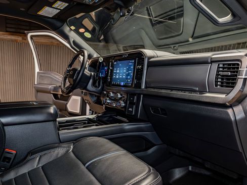 Used 2025 Ford F350 Platinum image 20